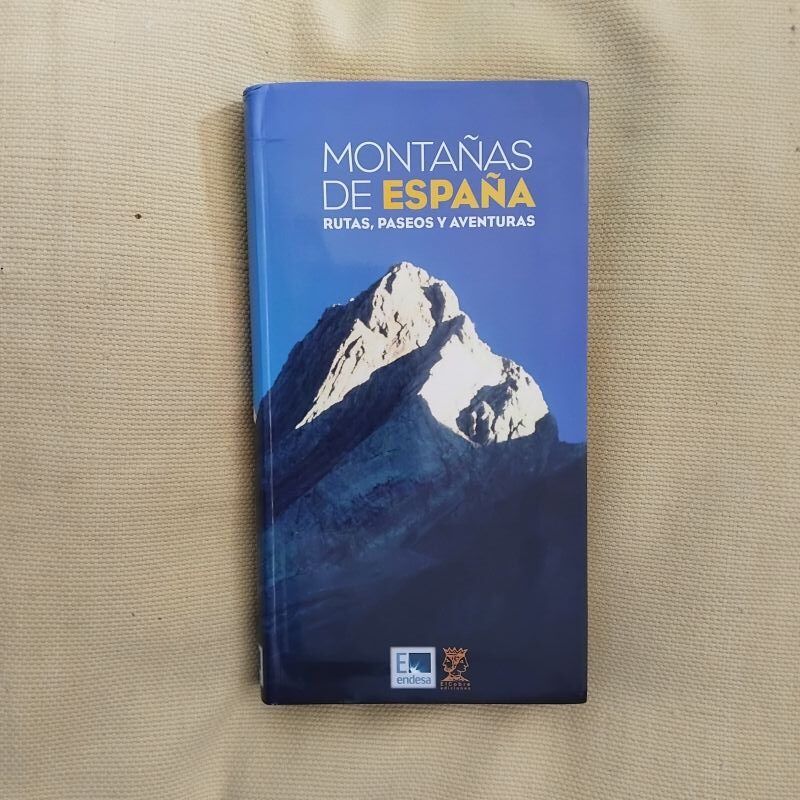 Montañas de España. Rutas, paseos y aventuras, de Elisenda Copons