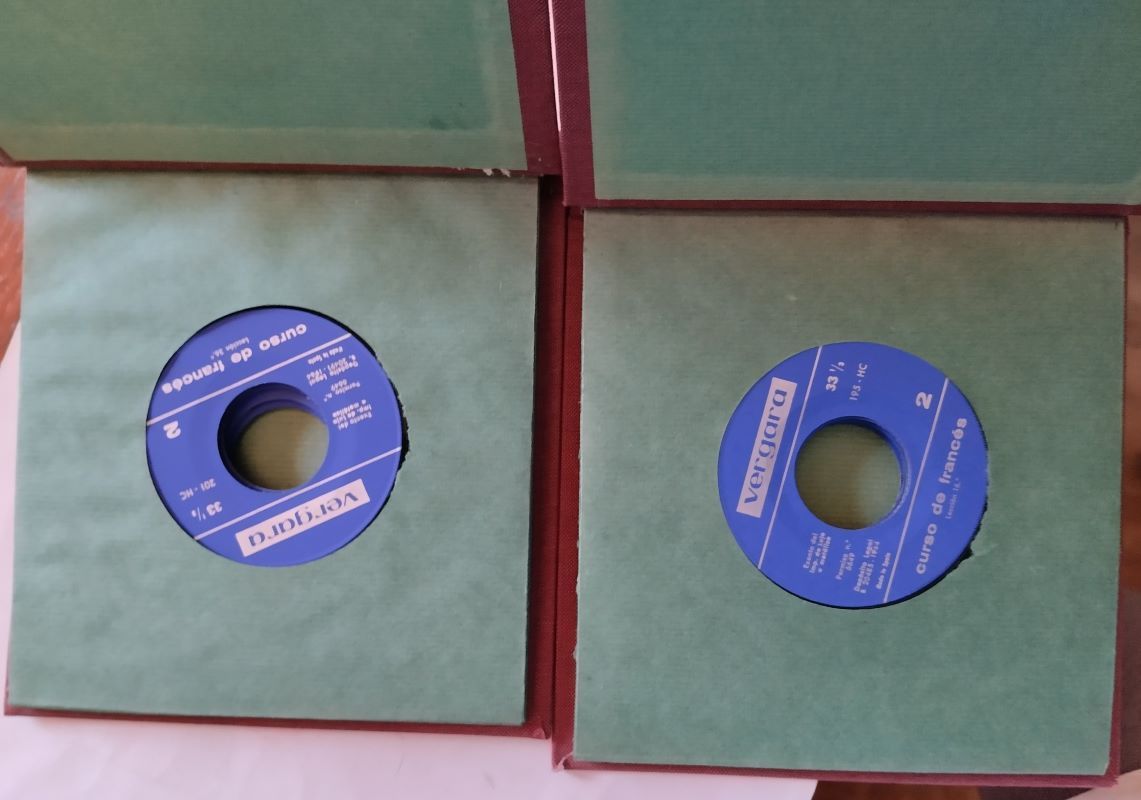 Curso de francés Vergara (caja con libro y dos carpetas con 12 discos sencillos), de Ernst Kenter - Imagen 2