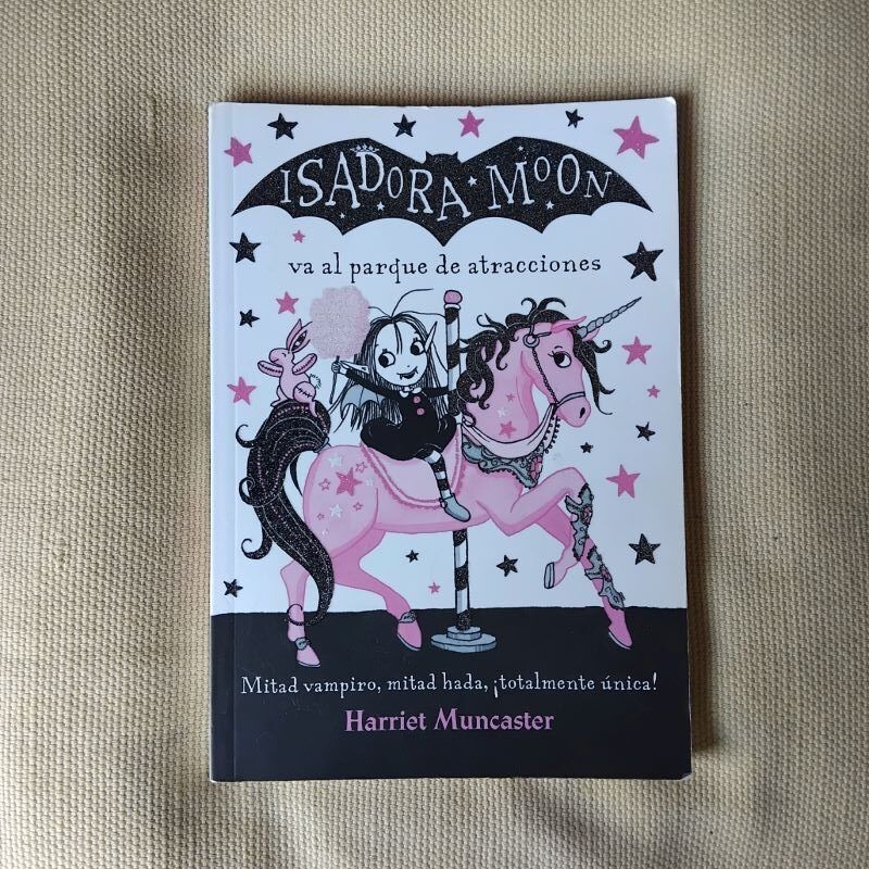 Isadora Moon 7. Isadora Moon va al parque de atracciones, de Harriet Muncaster