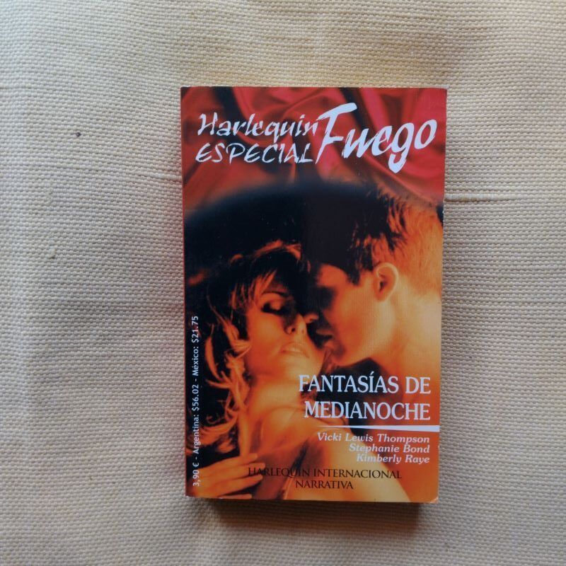 Fantasías de medianoche, de Vicki Lewis Thompson, Stephanie Bond y Kimberly Raye