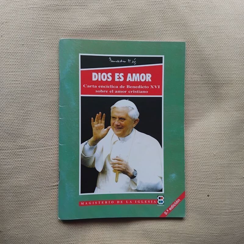 Dios es amor. Carta encíclica de Benedicto XVI sobre el amor cristiano, de Joseph Ratzinger