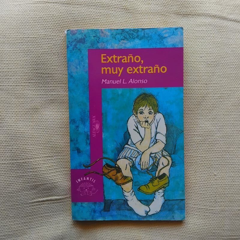 Extraño, muy extraño, de Manuel L. Alonso