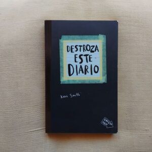 Destroza este diario, de Keri Smith